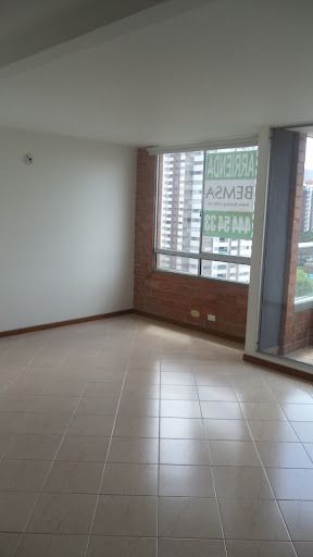 Apartamento en arriendo Antioquia Medellín Castropol 67 m2 Habitaciones 2 Baños 2 Garajes 1 Precio $3100000