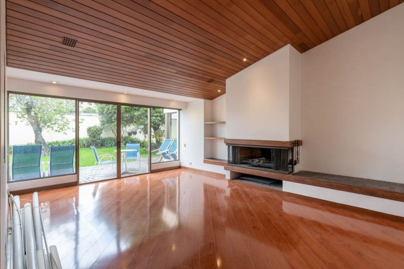 Casa en arriendo Cundinamarca Bogotá Santa Barbara Alta 379 m2 Habitaciones 4 Baños 4 Garajes 6 Precio $22000000