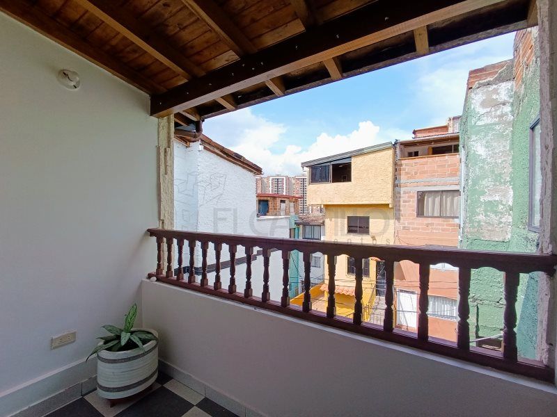 Apartamento en venta Antioquia Medellín El Rincon 100 m2 Habitaciones 5 Baños 2 Garajes 0 Precio $280000000