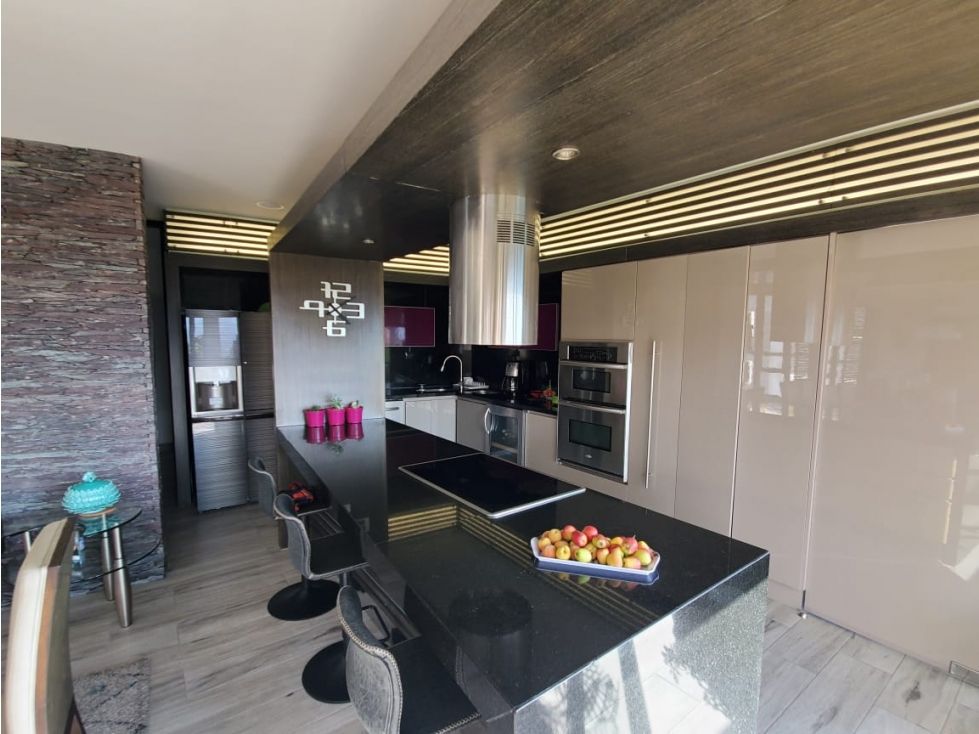 Apartamento en venta Antioquia Medellín Alejandria 253 m2 Habitaciones 4 Baños 4 Garajes 3 Precio $2150000000