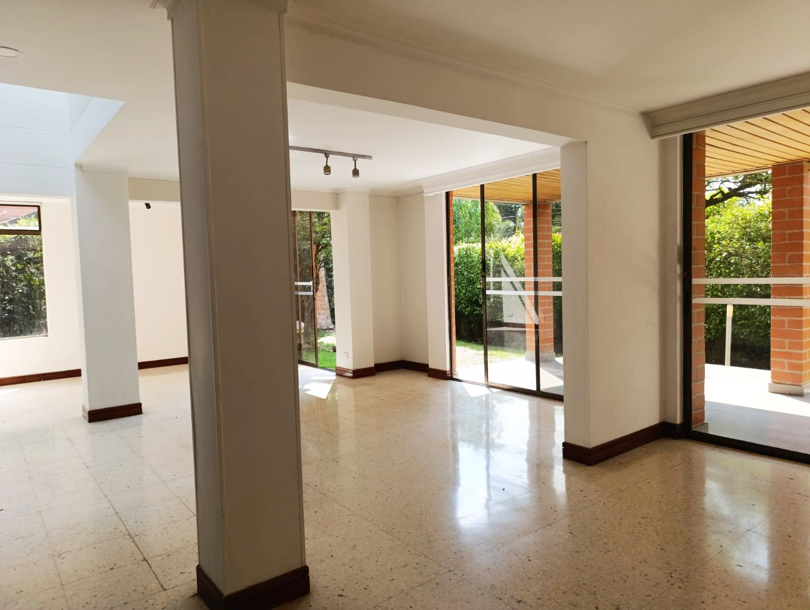 Casa en arriendo Antioquia Medellín Los Naranjos 63 m2 Habitaciones 1 Baños 1 Garajes 1 Precio $11200000