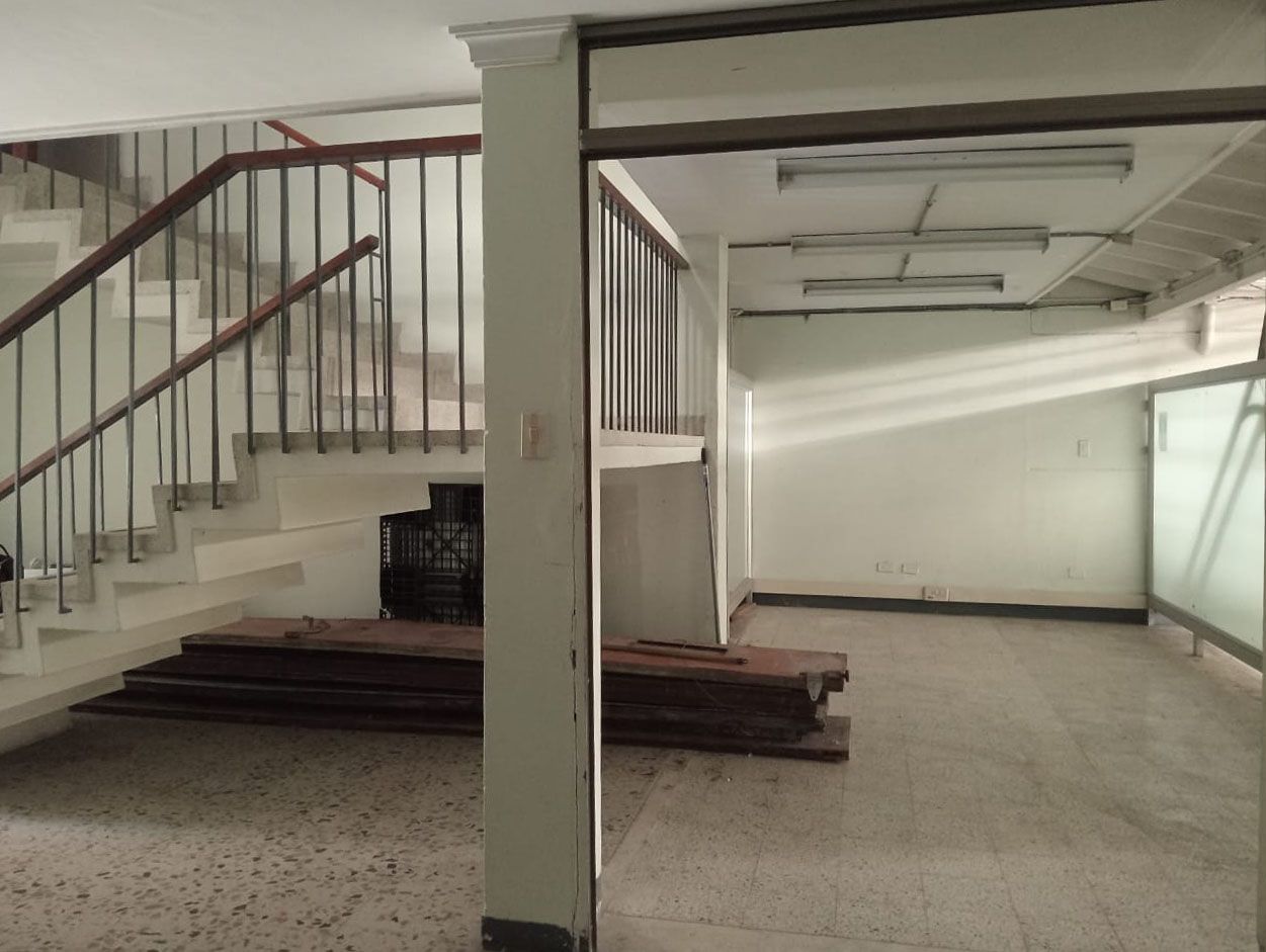 Casa en venta Antioquia Medellín Simon Bolivar 400 m2 Habitaciones 5 Baños 4 Garajes 1 Precio $1630000000