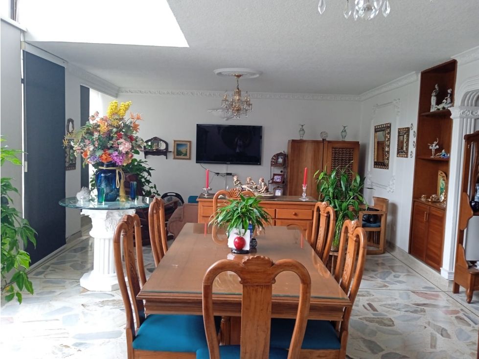 Apartamento en venta Valle Del Cauca Cali Versalles 180 m2 Habitaciones 3 Baños 4 Garajes 4 Precio $585000000