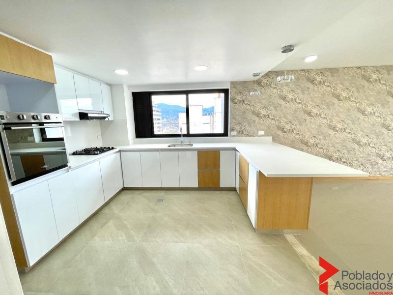 Apartamento en arriendo Antioquia Medellín Astorga 220 m2 Habitaciones 3 Baños 3 Garajes 2 Precio $12000000