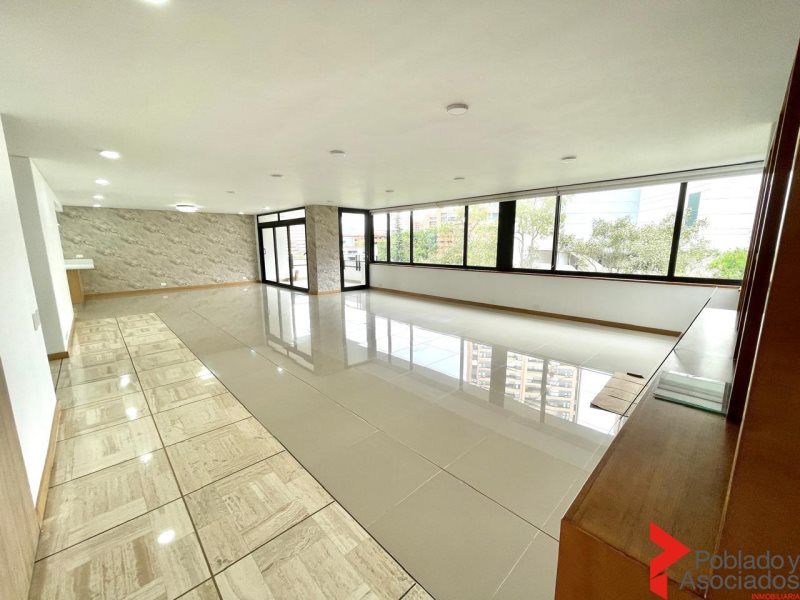 Apartamento en arriendo Antioquia Medellín Astorga 220 m2 Habitaciones 3 Baños 3 Garajes 2 Precio $12000000