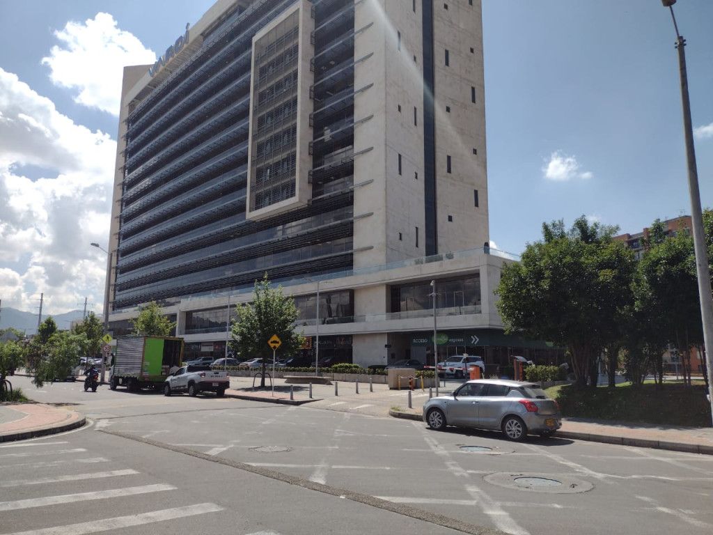 Oficina en venta Cundinamarca Bogotá Santa Rosa 40 m2 Habitaciones 0 Baños 0 Garajes 1 Precio $385000000