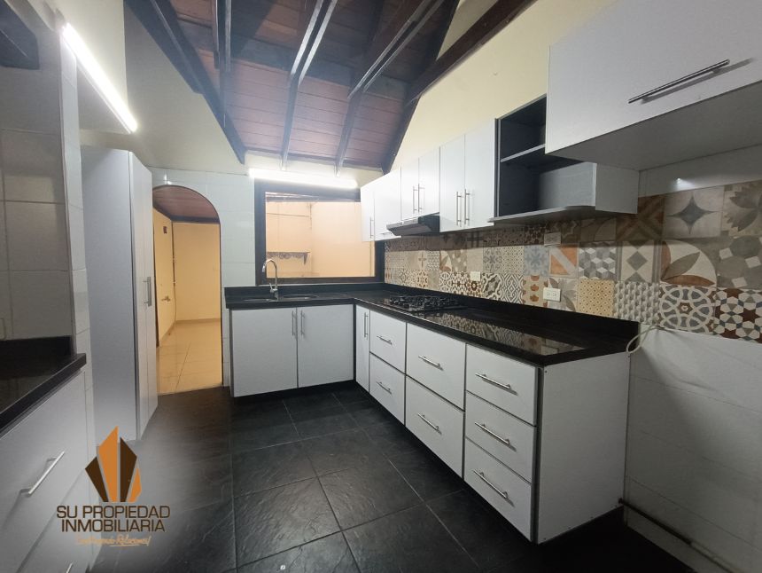 Casa en venta Cundinamarca Bogotá Santa Barbara Central 273 m2 Habitaciones 3 Baños 4 Garajes 2 Precio $1500000000