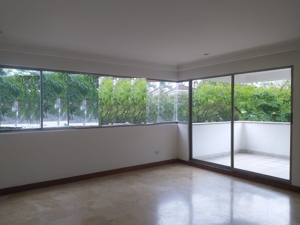 Apartamento en arriendo o venta Risaralda Pereira Pinares De San Martin 180 m2 Habitaciones 3 Baños 3 Garajes 2 Precio venta $900000000 Precio arriendo $5300000
