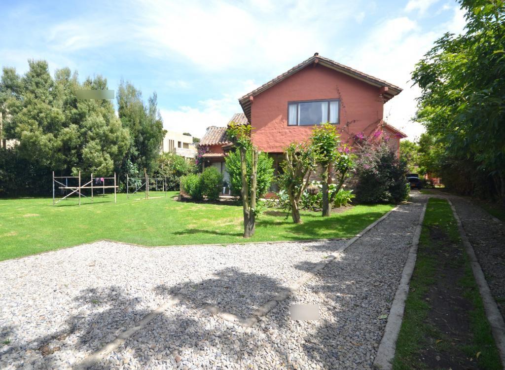 Casa Campestre en venta Cundinamarca Chía Chia 250 m2 Habitaciones 4 Baños 3 Garajes 3 Precio $1500000000