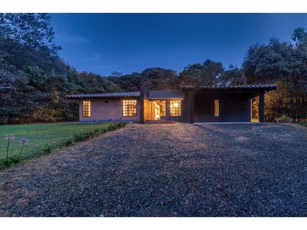 Finca en venta Antioquia Medellín Medellín 195 m2 Habitaciones 3 Baños 2 Garajes 2 Precio $1490000000