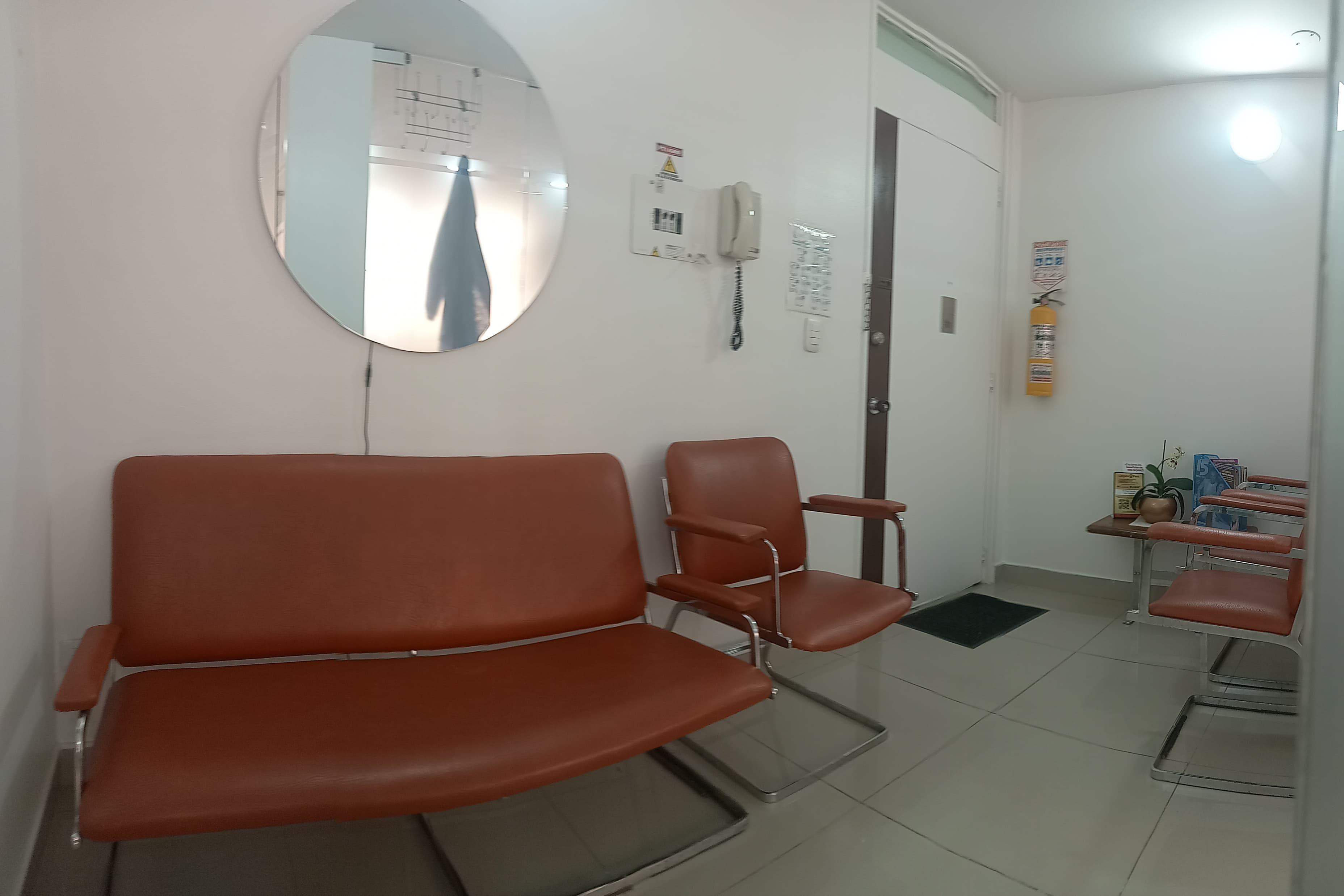 Consultorio en venta Cundinamarca Bogotá Lago Gaitan 30 m2 Habitaciones 0 Baños 1 Garajes 2 Precio $300000000