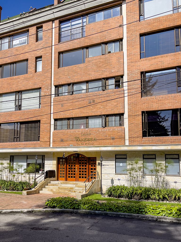 Inmuebles en Remate Apartamento en venta Cundinamarca Bogotá Santa Bibiana 239 m2 Habitaciones 3 Baños 4 Garajes 3 Precio $1362000000