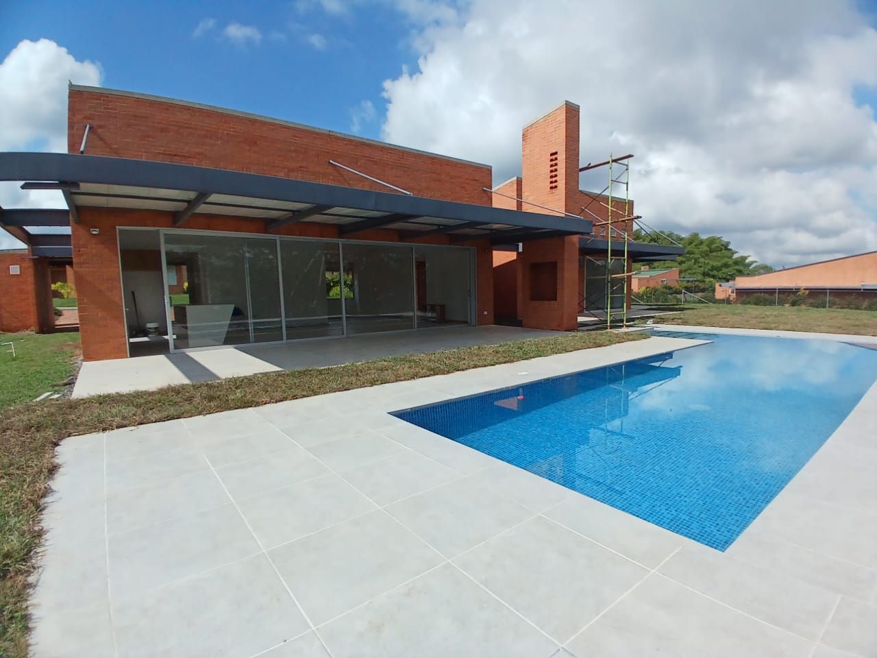 Casa en venta Risaralda Pereira Sanfelipe 385 m2 Habitaciones 3 Baños 4 Garajes 4 Precio $2250000000