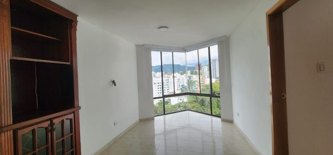 Apartamento en arriendo o venta Risaralda Pereira Los Angeles 110 m2 Habitaciones 3 Baños 3 Garajes 2 Precio venta $650000000 Precio arriendo $2850000