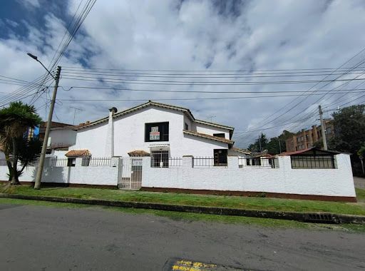 Casa en venta Cundinamarca Bogotá El Contador 281 m2 Habitaciones 6 Baños 4 Garajes 2 Precio $1400000000