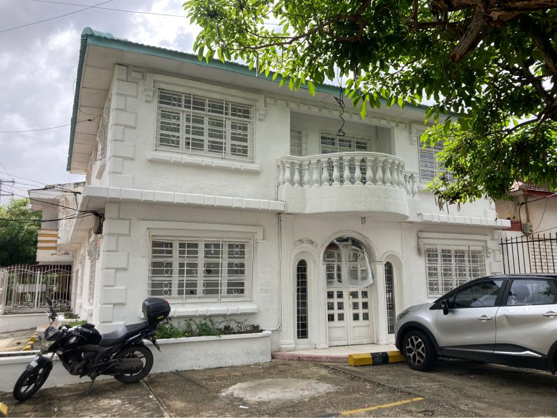 Casa en venta Atlántico Barranquilla Bellavista 240 m2 Habitaciones 4 Baños 3 Garajes 6 Precio $1250000000