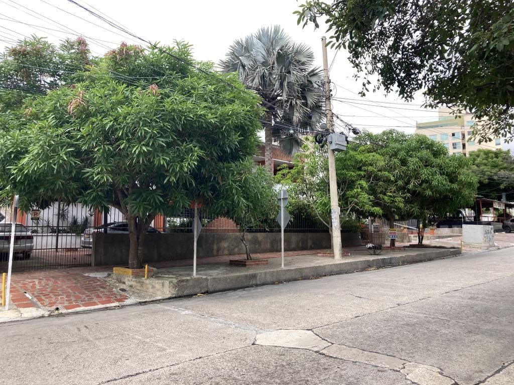 Casa en venta Atlántico Barranquilla Ciudad Jardin 625 m2 Habitaciones 15 Baños 12 Garajes 4 Precio $2800000000
