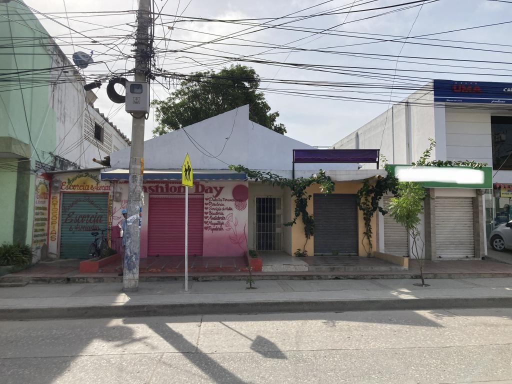 Casa en venta Atlántico Soledad Centro Plaza 300 m2 Habitaciones 3 Baños 1 Garajes 0 Precio $610000000