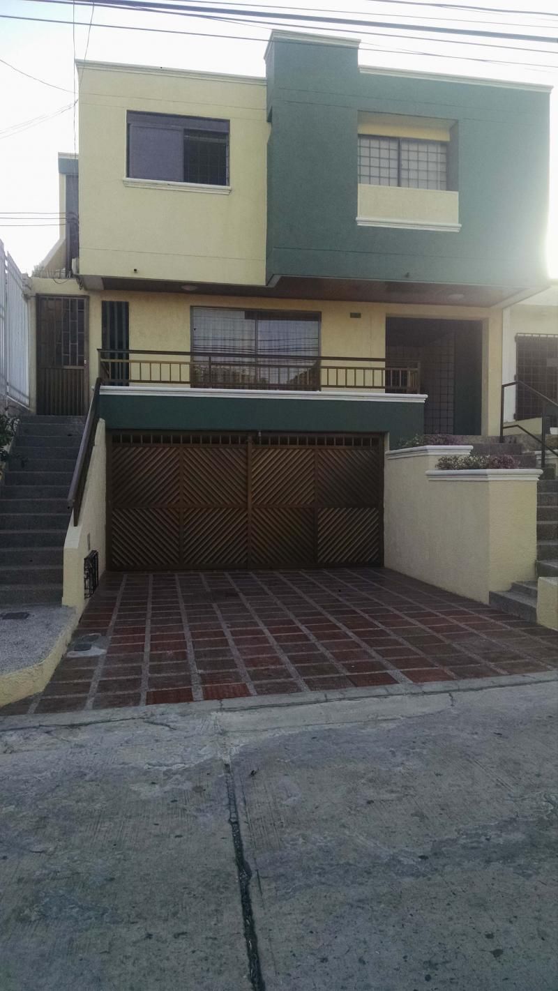 Casa en venta Atlántico Barranquilla Los Nogales 219 m2 Habitaciones 3 Baños 3 Garajes 2 Precio $1200000000