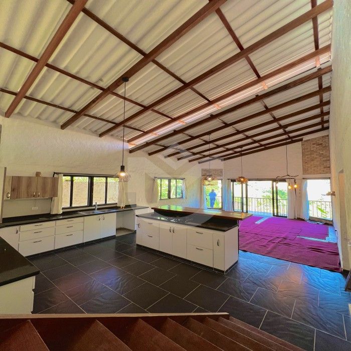 Finca en venta Valle Del Cauca Jamundí Jamundí 140 m2 Habitaciones 3 Baños 3 Garajes 6 Precio $585000000