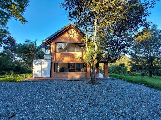 Finca en arriendo Antioquia Rionegro El Porvenir 2500 m2 Habitaciones 3 Baños 4 Garajes 1 Precio $10000000