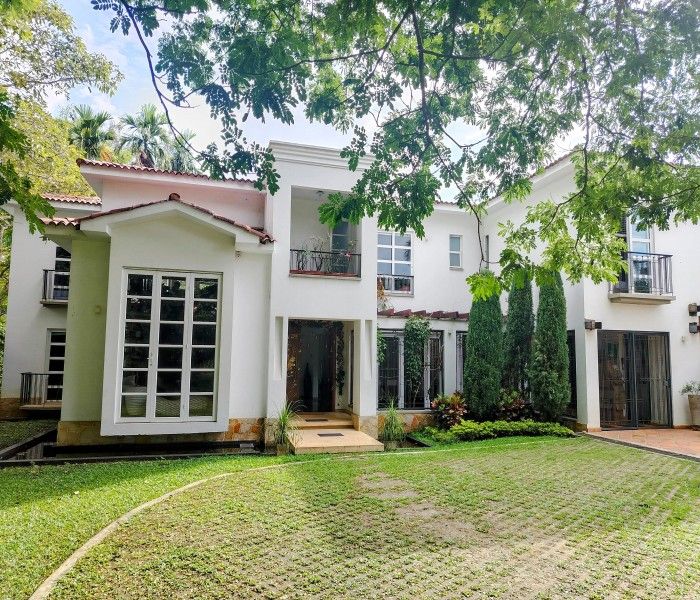 Casa en venta Valle Del Cauca Cali Nn 874 m2 Habitaciones 6 Baños 8 Garajes 4 Precio $4000000000