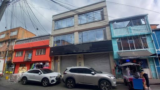 Local en arriendo Cundinamarca Bogotá Policarpa Salavarreta 195 m2 Habitaciones 0 Baños 2 Garajes 0 Precio $3000000