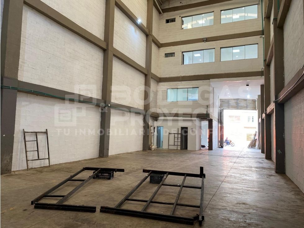 Bodega en arriendo Antioquia Itagüí Zona Rural 700 m2 Habitaciones 0 Baños 6 Garajes 3 Precio $20000000