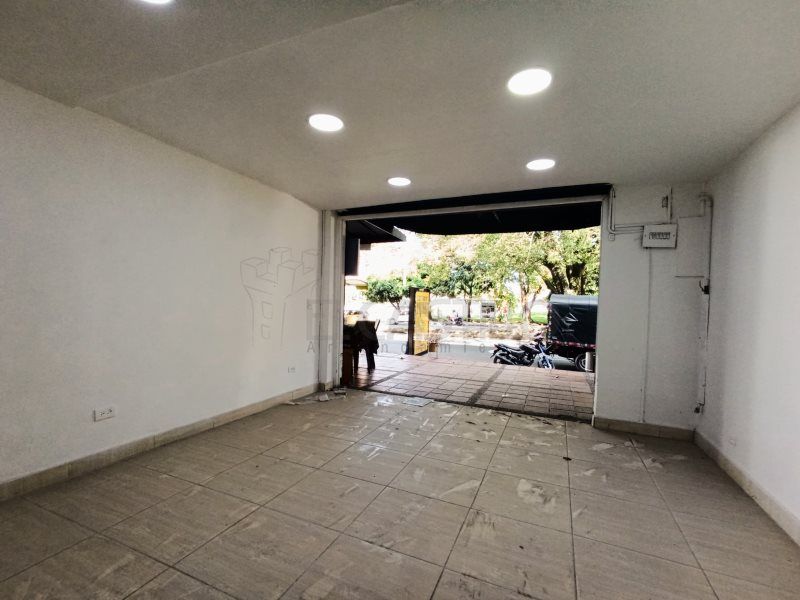 Local en venta Antioquia Medellín La Gloria 35 m2 Habitaciones 0 Baños 1 Garajes 0 Precio $260000000