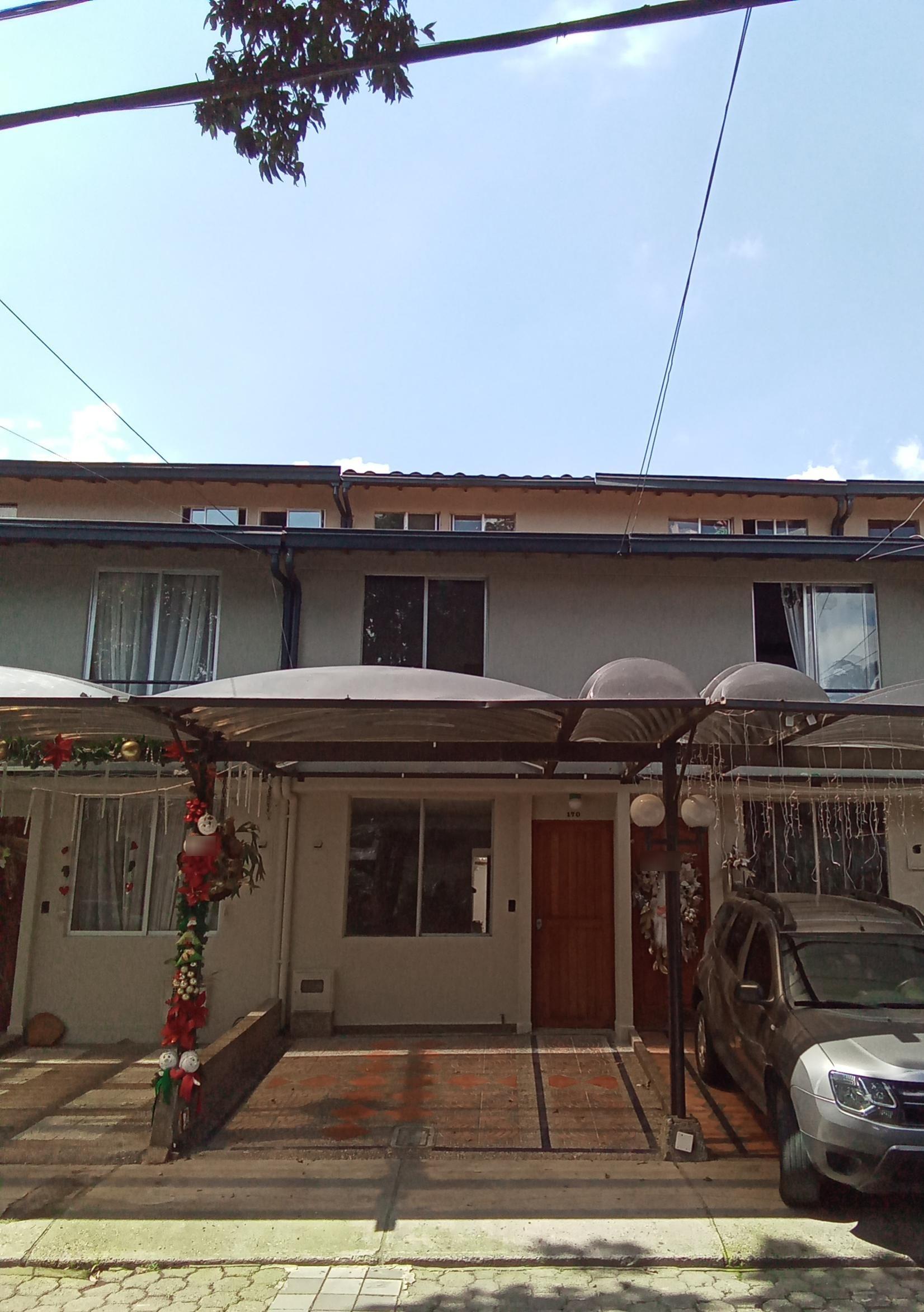 Casa en arriendo Antioquia Medellín La Gloria 98 m2 Habitaciones 4 Baños 3 Garajes 1 Precio $2800000