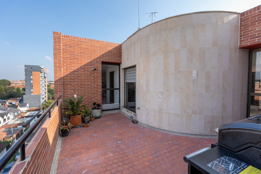 Apartamento en venta Cundinamarca Bogotá Santa Barbara Central 361 m2 Habitaciones 4 Baños 5 Garajes 3 Precio $2341900000
