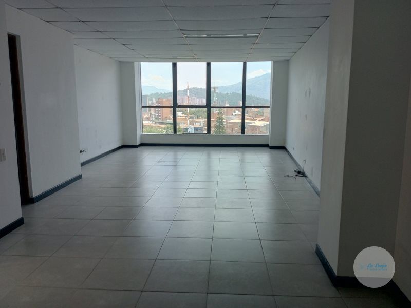 Oficina en arriendo Antioquia Medellín Los Colores 45 m2 Habitaciones 0 Baños 1 Garajes 1 Precio $2410000