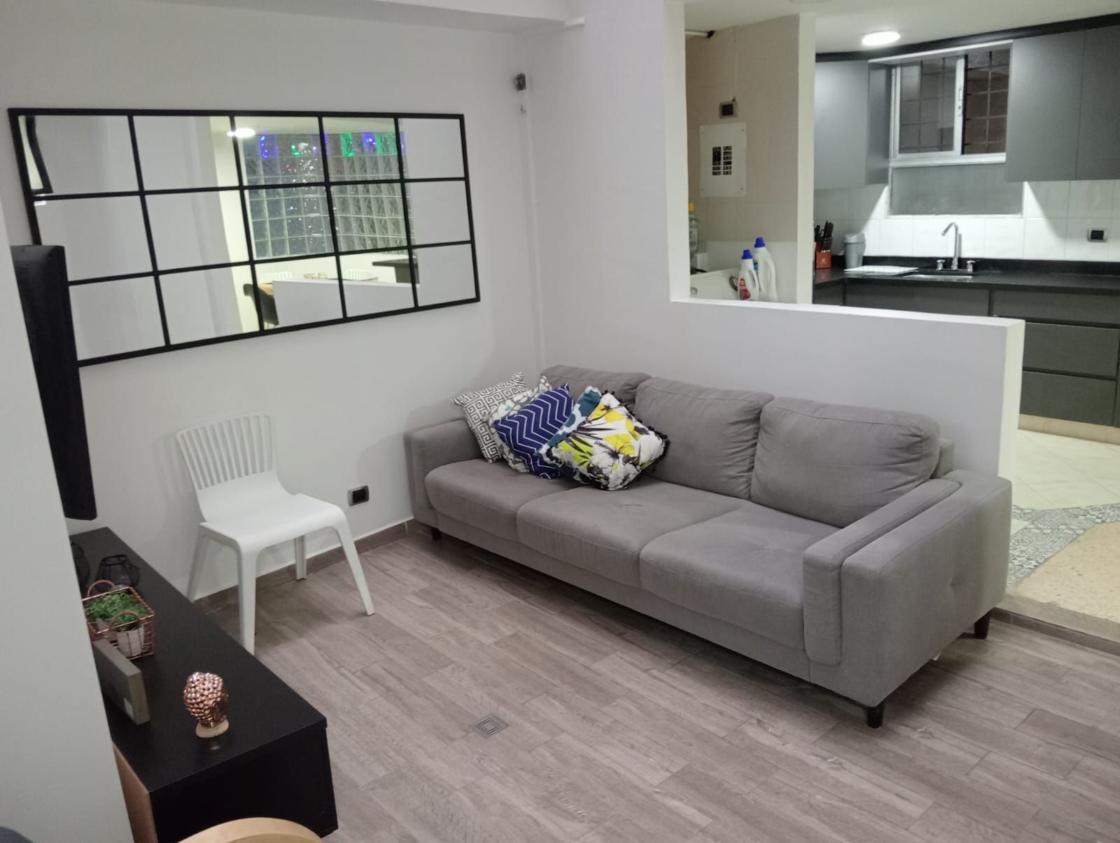 Apartamento en arriendo Antioquia Medellín Las Acacias 40 m2 Habitaciones 2 Baños 2 Garajes 0 Precio $3400000