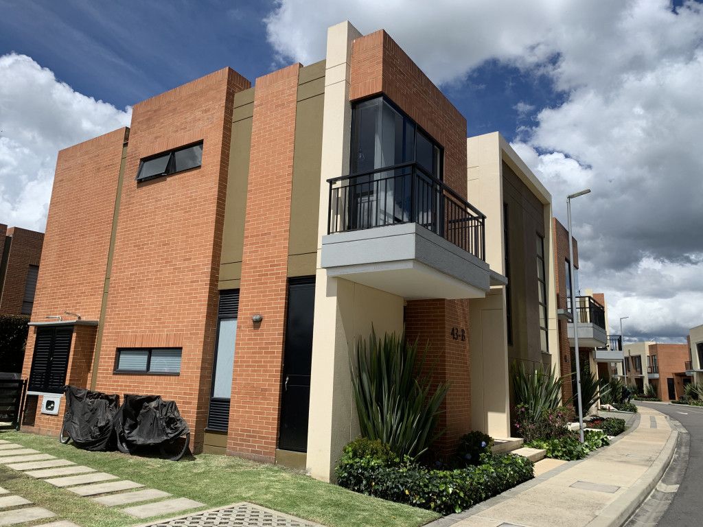 Casa en venta Cundinamarca Zipaquirá Zipaquira 134 m2 Habitaciones 3 Baños 3 Garajes 2 Precio $990000000