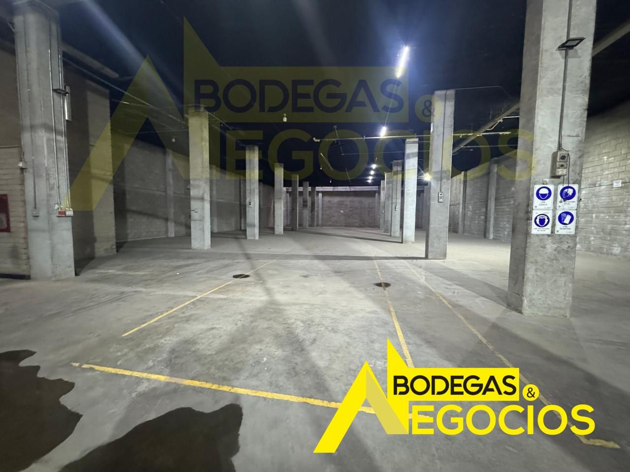Bodega en arriendo Antioquia Medellín San Benito 1732 m2 Habitaciones 0 Baños 6 Garajes 6 Precio $57500000