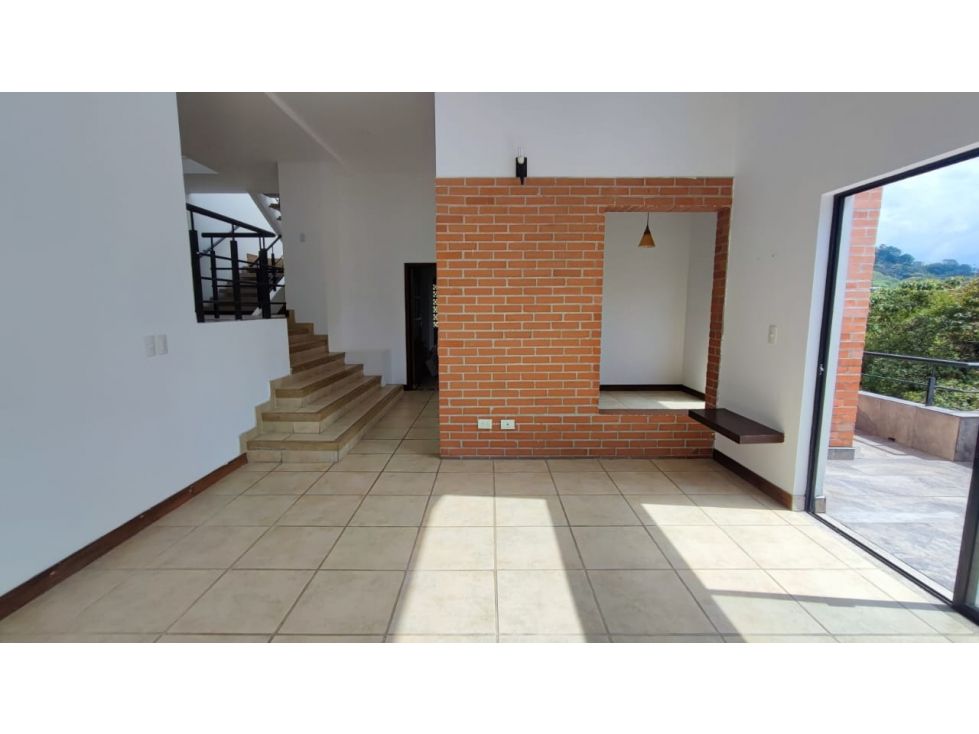 Casa en arriendo Caldas Manizales Manizales 250 m2 Habitaciones 4 Baños 3 Garajes 2 Precio $5000000
