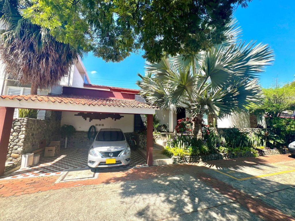 Casa en venta Valle Del Cauca Cali Parcelaciones Pance 200 m2 Habitaciones 4 Baños 4 Garajes 2 Precio $1500000000