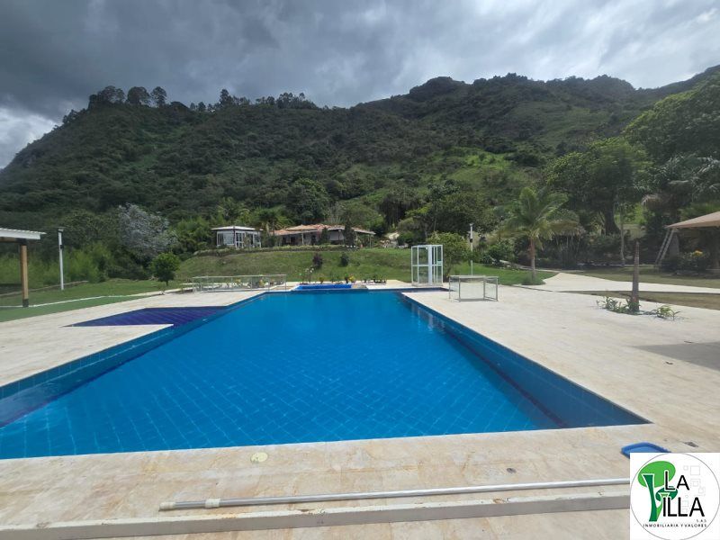 Casa en venta Antioquia Copacabana Vereda El Zarzal 3200 m2 Habitaciones 3 Baños 2 Garajes 1 Precio $9600000000