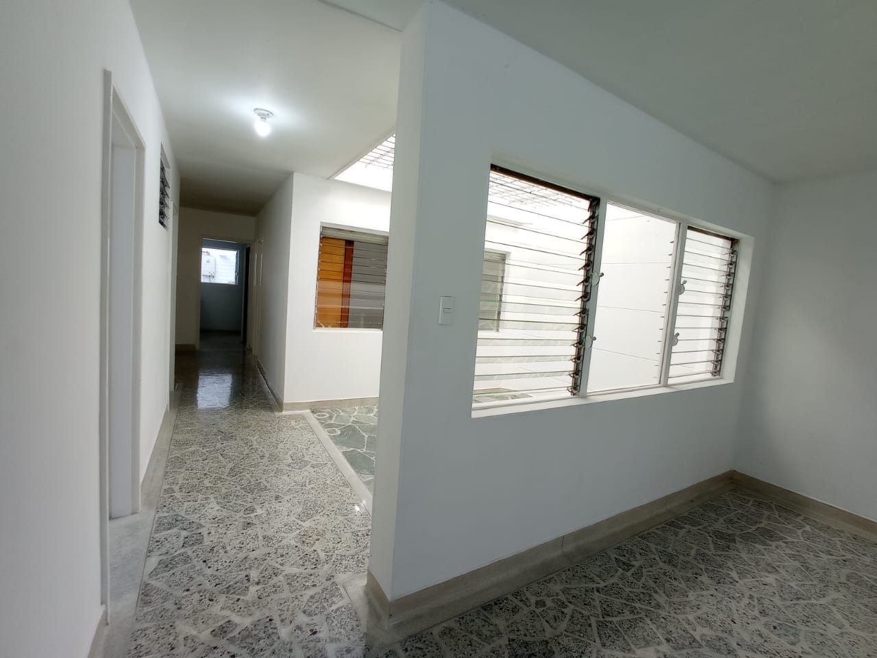 Local en arriendo Antioquia Medellín Lorena 210 m2 Habitaciones 0 Baños 3 Garajes 1 Precio $6500000