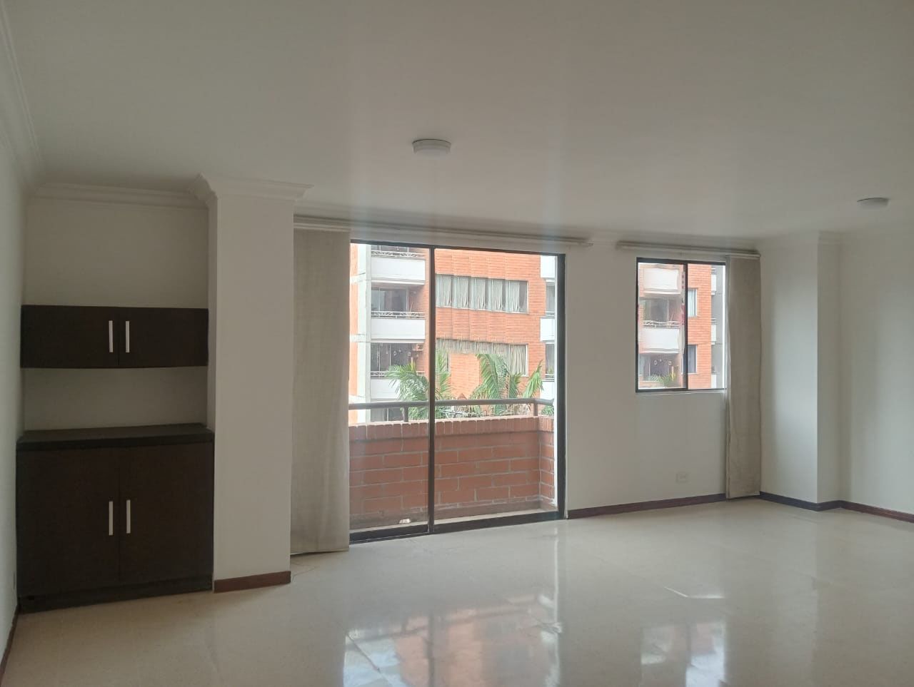 Apartamento en arriendo o venta Antioquia Medellín Los Conquistadores 130 m2 Habitaciones 3 Baños 3 Garajes 1 Precio venta $500000000 Precio arriendo $3000000