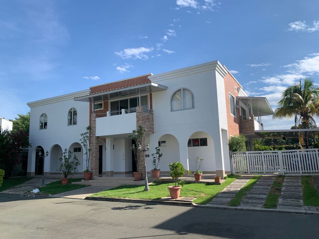 Casa en venta Valle Del Cauca Cali Conjunto Residencial Aguas Calientes 670 m2 Habitaciones 7 Baños 4 Garajes 3 Precio $1850000000
