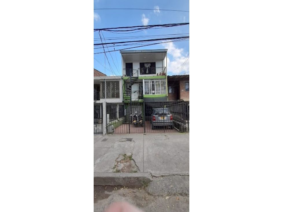 Casa en venta Valle Del Cauca Cali El Poblado I 180 m2 Habitaciones 8 Baños 3 Garajes 1 Precio $345000000