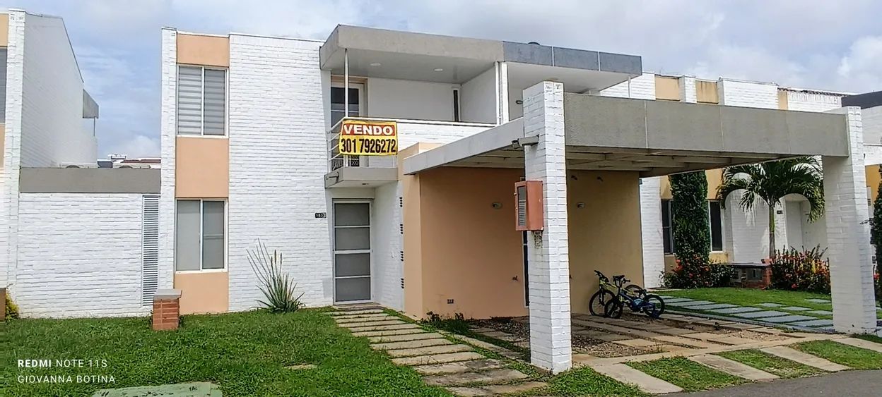 Casa en venta Valle Del Cauca Jamundí Cr Castillo La Herreria Ii 160 m2 Habitaciones 3 Baños 4 Garajes 2 Precio $580000000