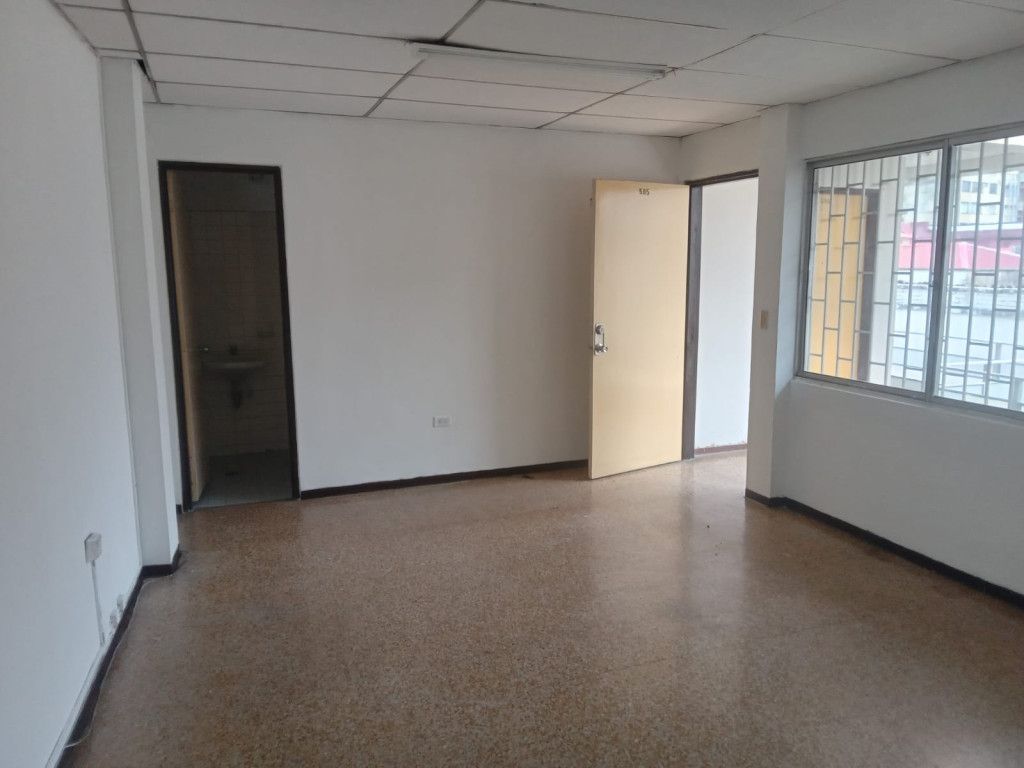 Oficina en arriendo Valle Del Cauca Cali San Pedro 20 m2 Habitaciones 0 Baños 1 Garajes 0 Precio $612000