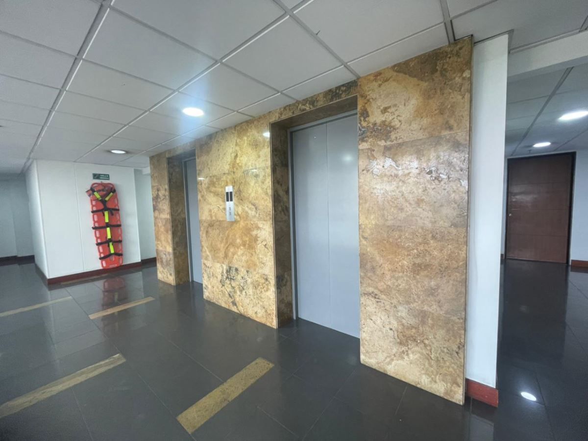 Oficina en venta Cundinamarca Bogotá Lago Gaitan 87 m2 Habitaciones 0 Baños 0 Garajes 3 Precio $680000000