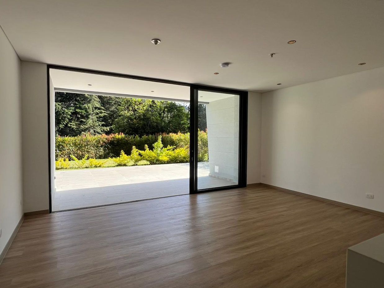 Apartamento en arriendo o venta Antioquia Rionegro Gualanday 95 m2 Habitaciones 2 Baños 3 Garajes 2 Precio venta $1300000000 Precio arriendo $7000000