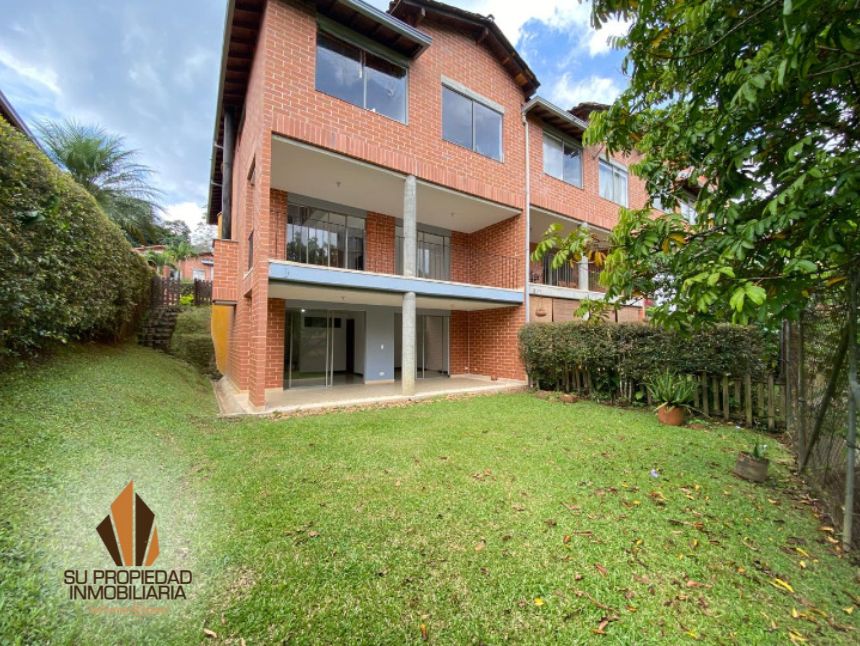 Casa en venta Antioquia Envigado El Chocho 262 m2 Habitaciones 3 Baños 6 Garajes 2 Precio $1580000000