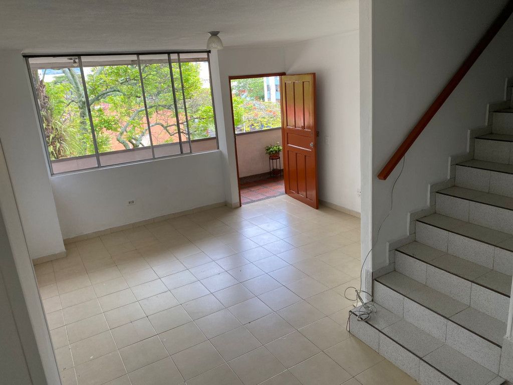 Apartamento en venta Valle Del Cauca Cali Primero De Mayo 70 m2 Habitaciones 4 Baños 2 Garajes 0 Precio $200000000