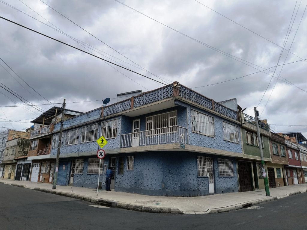 Casa en venta Cundinamarca Bogotá La Estrada 242 m2 Habitaciones 6 Baños 4 Garajes 2 Precio $950000000