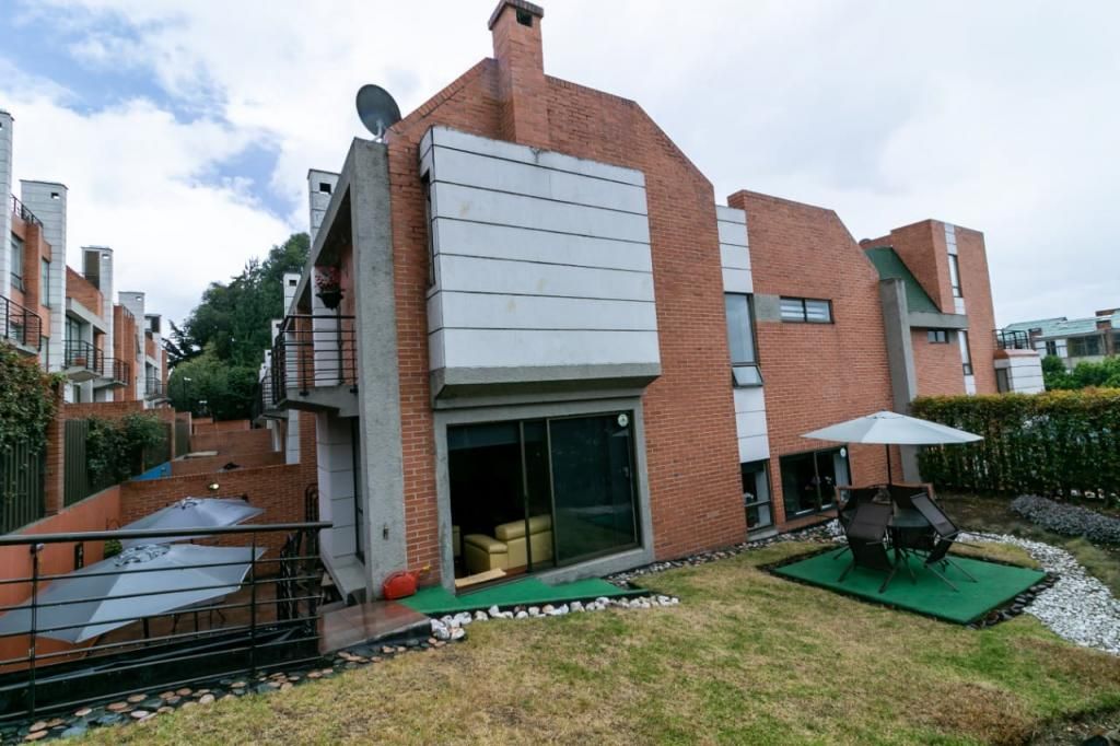 Casa en venta Cundinamarca Bogotá Bosque De Pinos 273 m2 Habitaciones 4 Baños 5 Garajes 3 Precio $1700000000